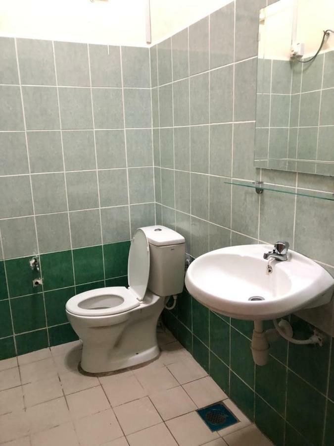 Magnolia 1 Homestay カンポン・クアラ・ベシュット エクステリア 写真